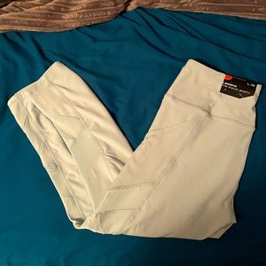 NWT mint green RBX (Reebok) capri length leggings size large.